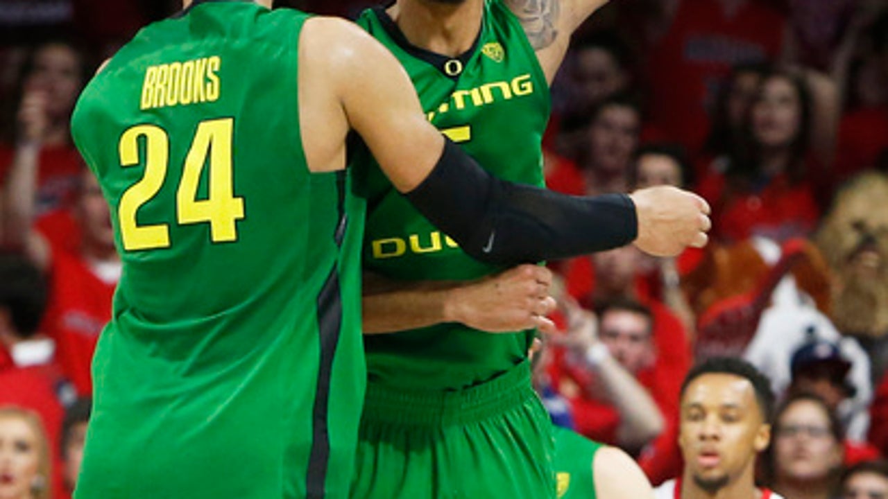 Brooks, Oregon end Arizona's 49-game home win streak
